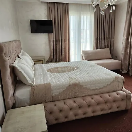 Eiffel 4* Tirana