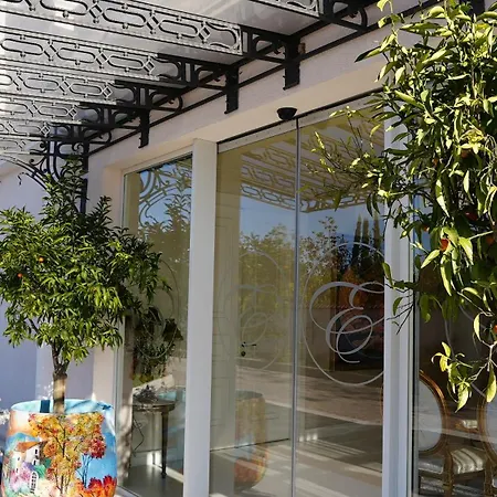 Eiffel Hotel 4*