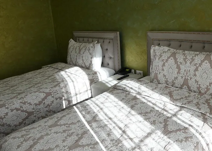 Eiffel ホテル Yrsheku