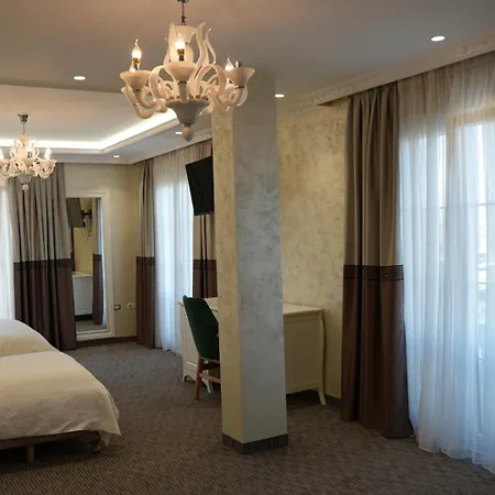 Eiffel 4* Tirana