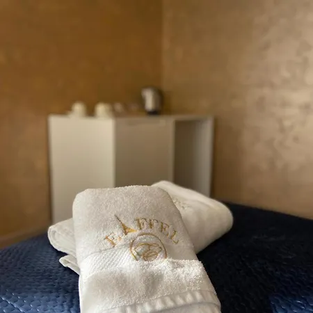 Eiffel Hotel Yrsheku