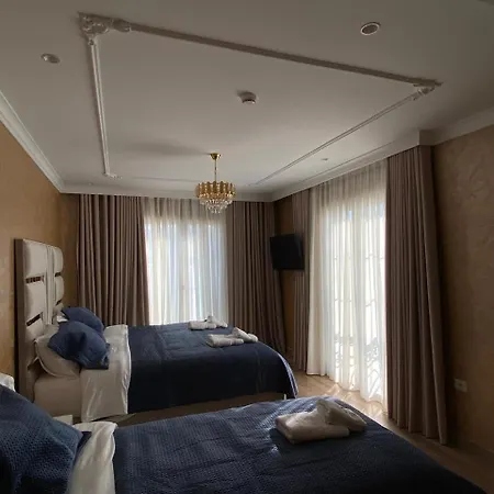 Eiffel ホテル 4*