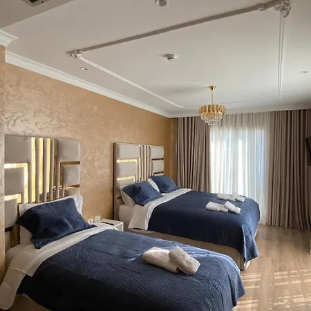 Hotel Eiffel 4*